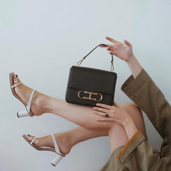 CAROLINA HERRERA